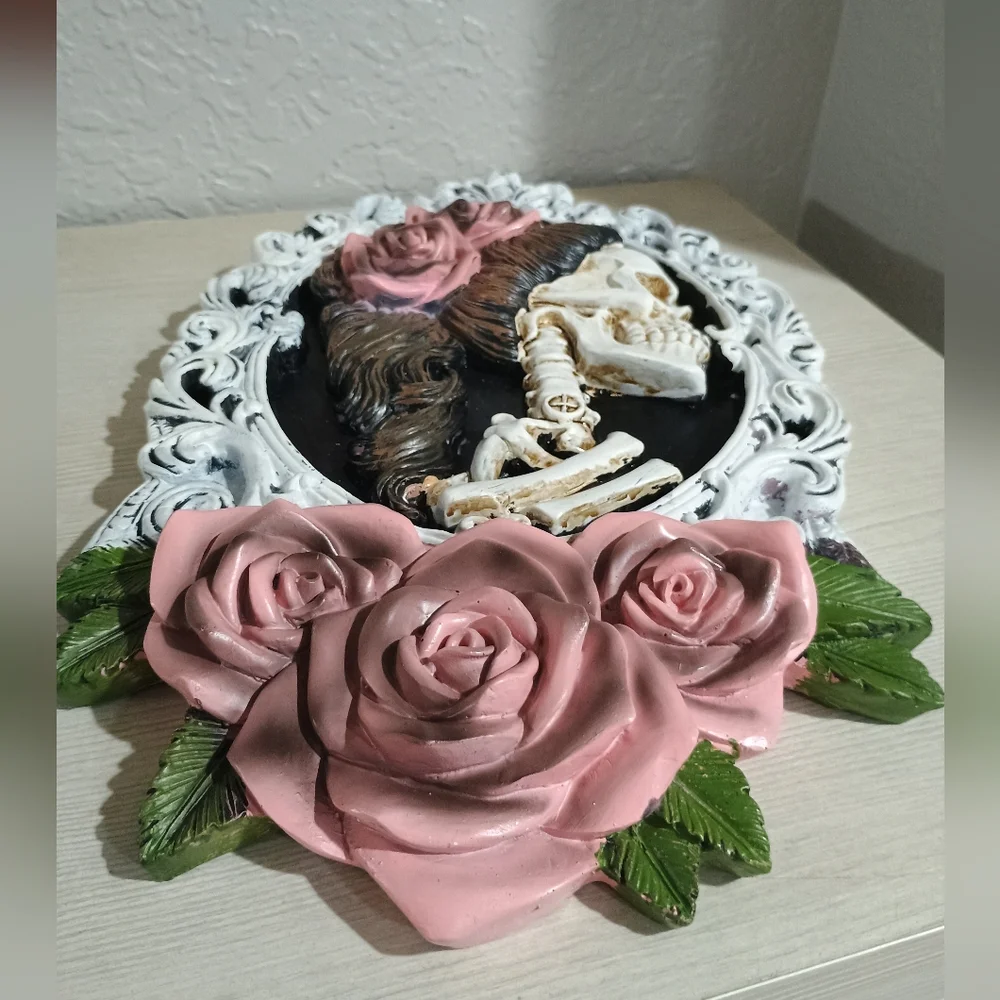 15" 3D Skeleton Woman Mirror Rose Picture Frame Halloween Roses Skull - Picture 2 of 5